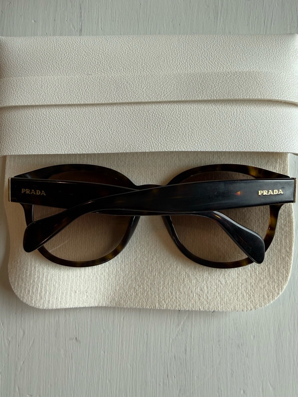 💯Authentic PradaTortoise Sunglasses - Picture 4 of 15